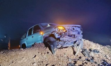Camioneta embistió de lleno un montículo de tierra en la autovía 18 abandonada