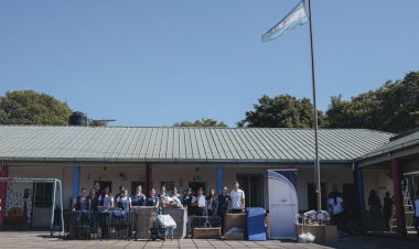 Alumnos de la escuela técnica de Federación instalaron equipos de aire acondicionado en una escuela integral