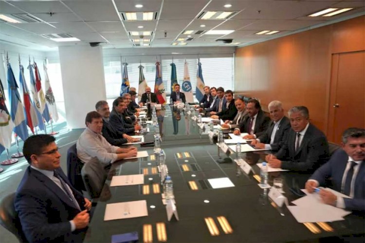Sin acuerdo entre Milei y los gobernadores, se analiza convocar a otra cumbre en el CFI