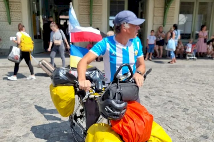 La cábala mundialista del entrerriano: pedaleó hasta Qatar y ahora repetirá la experiencia rumbo a Estados Unidos