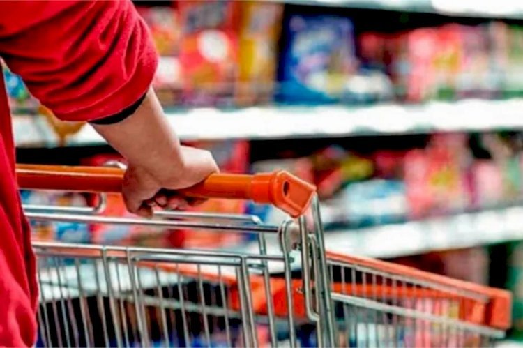 Una familia tipo necesitó $1.632.505 en septiembre para no caer en la pobreza