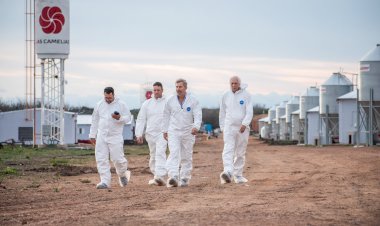 El gobernador recorrió la planta avícola Las Camelias en Villaguay