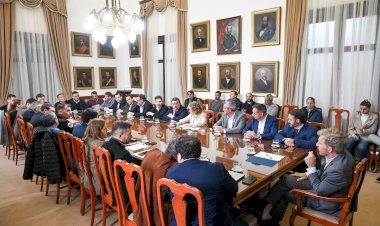 Frigerio reunió a intendentes y funcionarios para coordinar acciones ante el fenómeno de El Niño