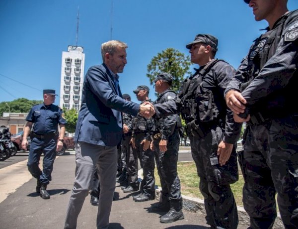 Luego de las quejas, Frigerio dispuso una mejora salarial para la Policía y el Servicio Penitenciario
