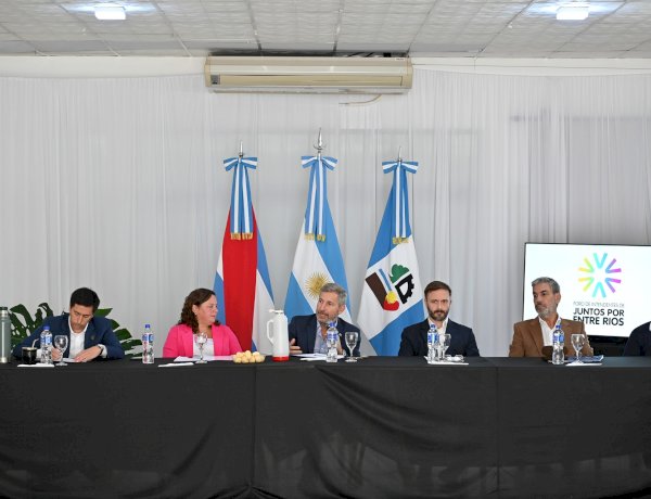 El gobernador se reunió con intendentes de Juntos por Entre Ríos