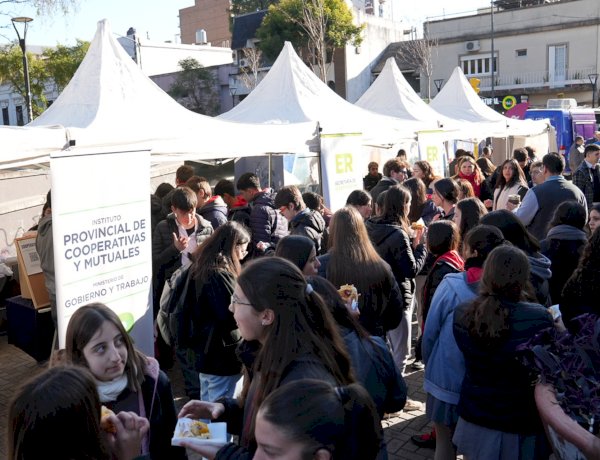 El gobierno provincial desplegó en Paraná una jornada integral de servicios para la ciudadanía