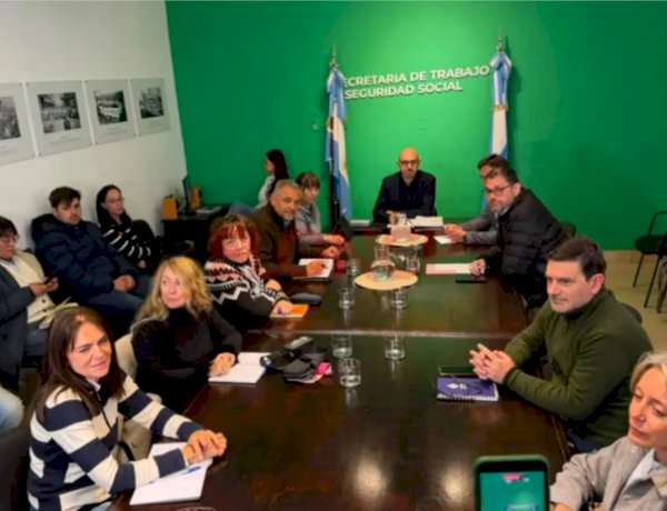 Paritaria estatal: el Gobierno mejoró la propuesta y liquidará los haberes de julio con aumento