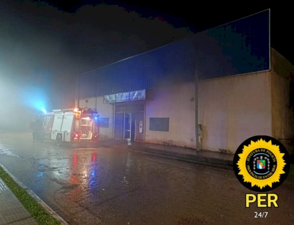 Un desperfecto eléctrico habría provocado el incendio de un supermercado en General Campos