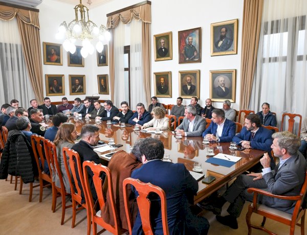 Frigerio reunió a intendentes y funcionarios para coordinar acciones ante el fenómeno de El Niño