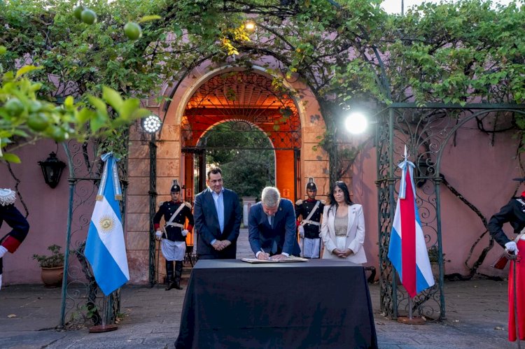 El gobernador acordó con Nación la puesta en valor del Palacio San José