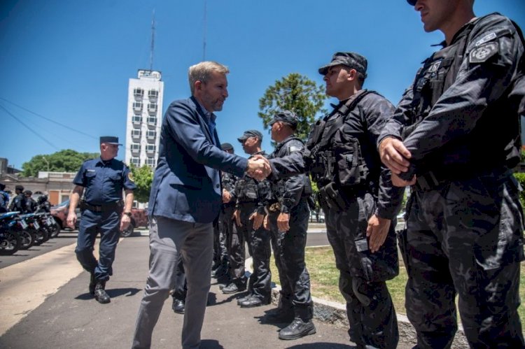 Luego de las quejas, Frigerio dispuso una mejora salarial para la Policía y el Servicio Penitenciario