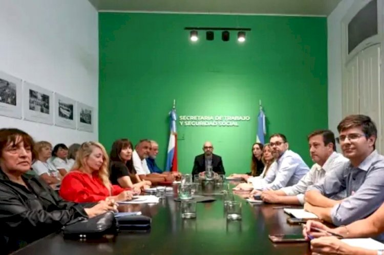 El Gobierno cerró la paritaria estatal con aumento del 15,8%