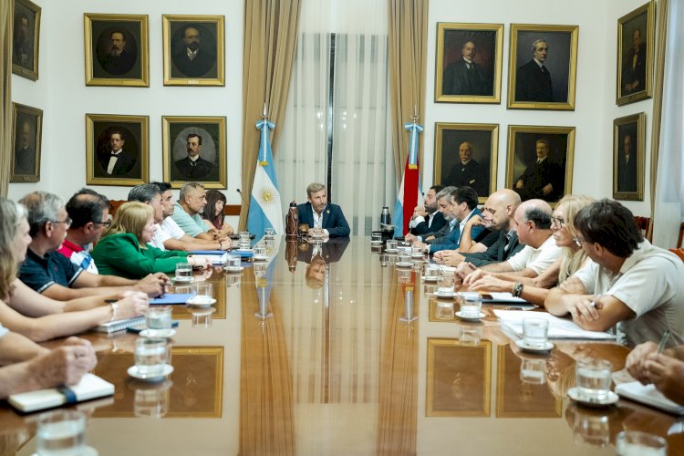 Gobierno y sindicatos iniciaron una mesa de trabajo por la reforma previsional