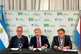 Frigerio anunció una millonaria inversión en maquinaria vial y obras para rutas