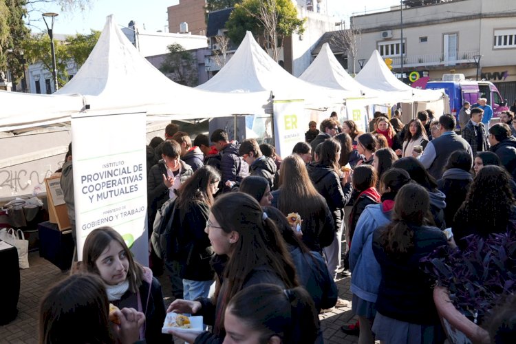 El gobierno provincial desplegó en Paraná una jornada integral de servicios para la ciudadanía