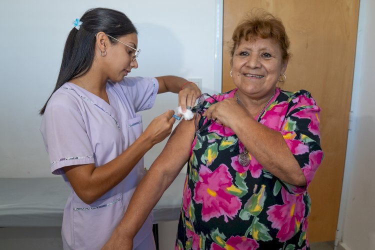 Salud insta a completar esquemas de vacunación antigripal a la población objetivo