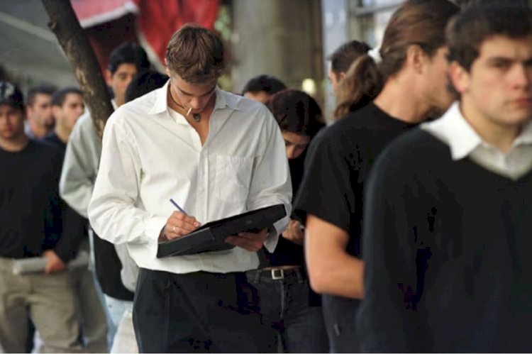 Con 12 mil puestos de trabajo menos, el empleo registrado cae por tercer mes consecutivo
