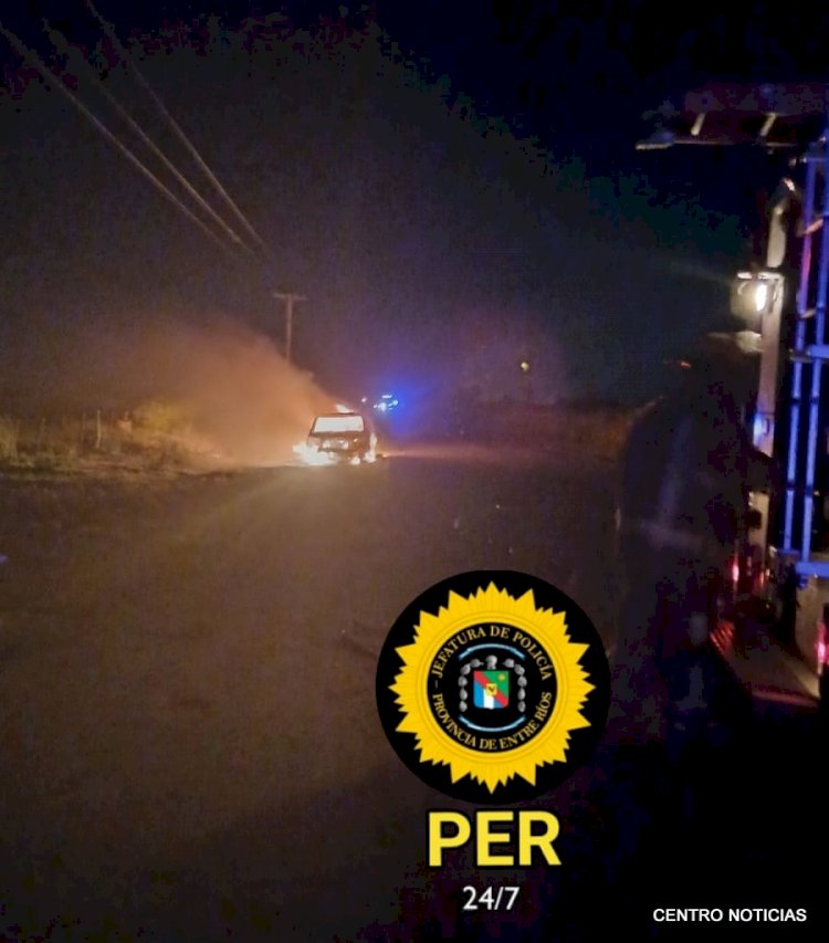 Un auto se incendió en la Ruta 38 y Bomberos contuvieron las llamas