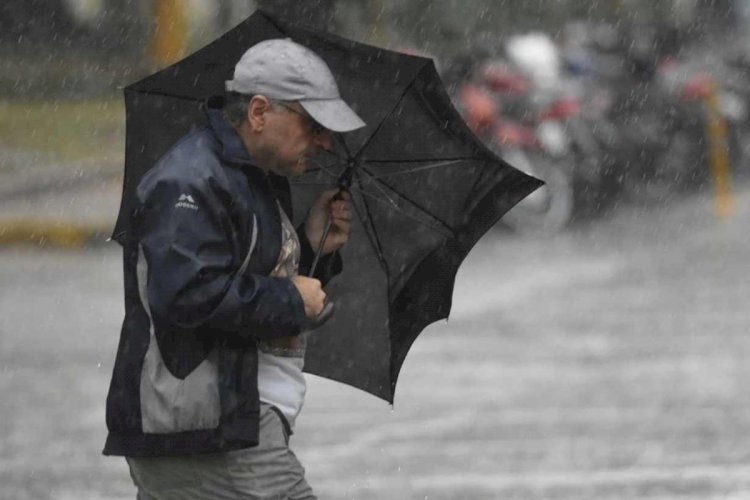Emitieron alerta amarilla por tormentas. Se esperan lluvias intensas, actividad eléctrica, ráfagas y posible granizo