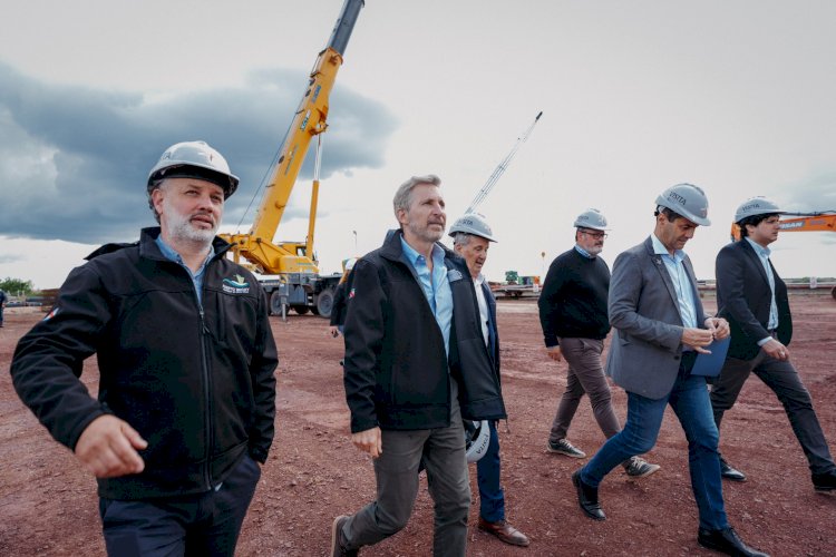 Frigerio entregó la adhesión al RINI a PTP Argentina, que invertirá 16 millones de dólares en el puerto de Ibicuy