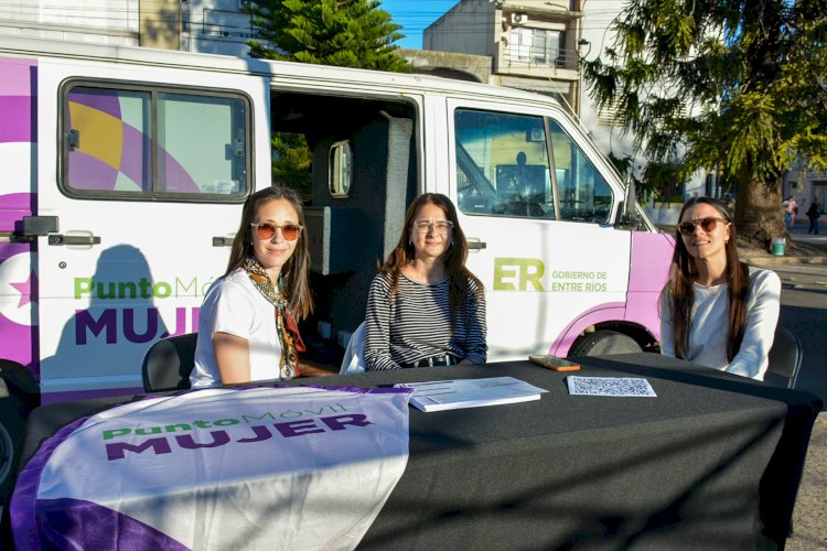 Plaza Mansilla fue sede de una concurrida Feria del Día de la Madre de Manos Entrerrianas